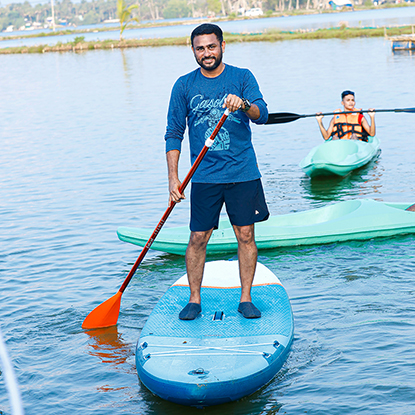 Surfing Stand up Paddling in Cherai